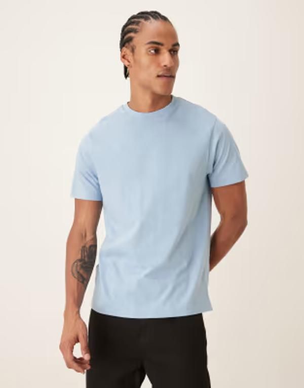 エイソス メンズ トップス Tシャツ レギュラーフィット ASOS DESIGN Essentials regular fitshirt in light Mountain Spring ブルー 5,460円