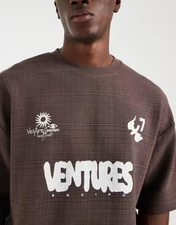 エイソス メンズ トップス Tシャツ グラフィック ASOS DESIGN heavyweight oversized Tshirt with soccer graphic textured fabric Bracken ブラウン
