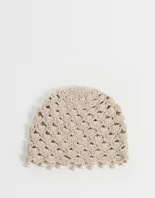 リクレイム ヴィンテージ レディース アクセサリー 帽子 Reclaimed Vintage crochet beanie with faux pearl trim in cream クリーム