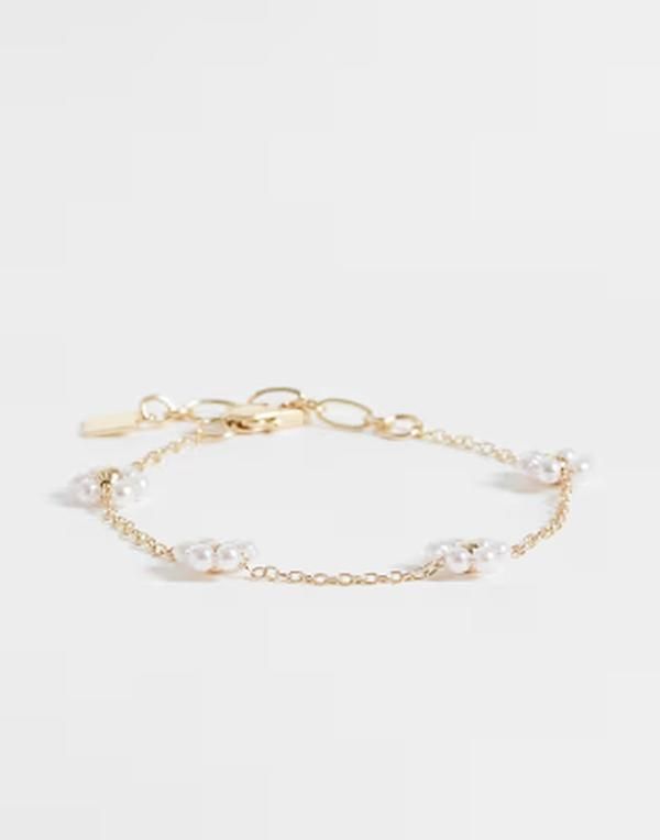 エイソス レディース アクセサリー ブレスレット・バングル・アンクレット ASOS DESIGN bracelet with fauxpearl flowers tone GOLD ゴールド