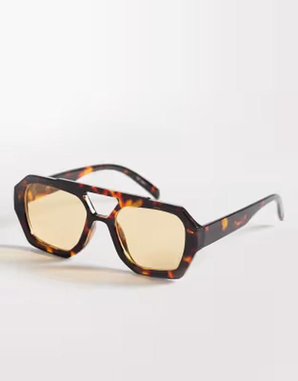 ジーパーズ ピーパーズ レディース アクセサリー サングラス・アイウェア Jeepers Peepers chunky aviator sunglasses in tort with amber lenses BROWN ブラウン