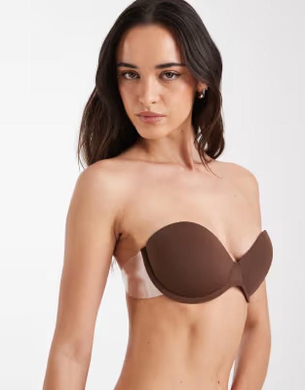 エイソス レディース アンダーウェア ブラジャー 背中開き ストラップレス ASOS DESIGN molded strapless backless bra with stick on wing BROWN ブラウン