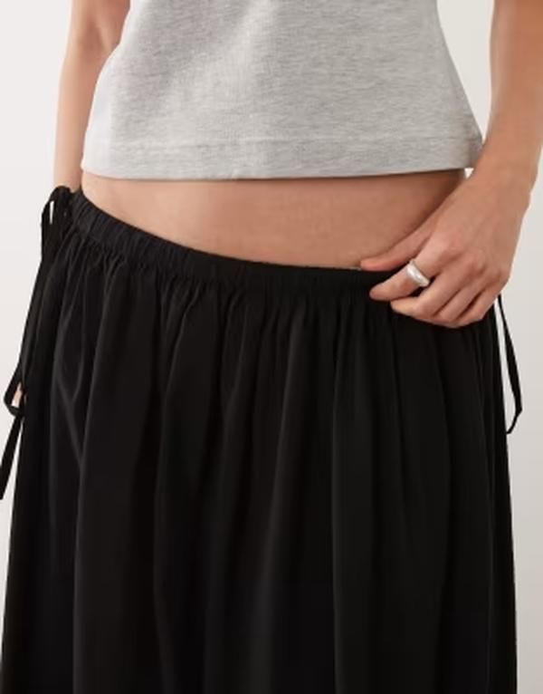 エイソス レディース ボトムスカート マキシ ASOS DESIGN tie waist soft crinkle maxi skirt Black ブラック エイソス レディース ボトムスカート マキシ ASOS DESIGN tie waist soft crinkle maxi skirt Black ブラック