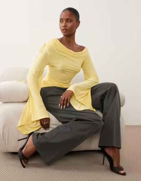エイソス レディース トップス シャツ ウエストマーク アシンメトリー ASOS DESIGN slinky cinched waist asymmetric angel sleeve top in lemon