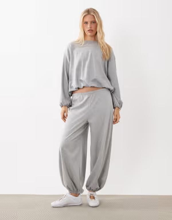 フォースレックレス レディース アウター パーカー・スウェット バルーンスリーブ ギャザー シャツ クロップド 4th Reckless modal balloon sleeve ruchedetailing cropped sweatshirt Gray グ