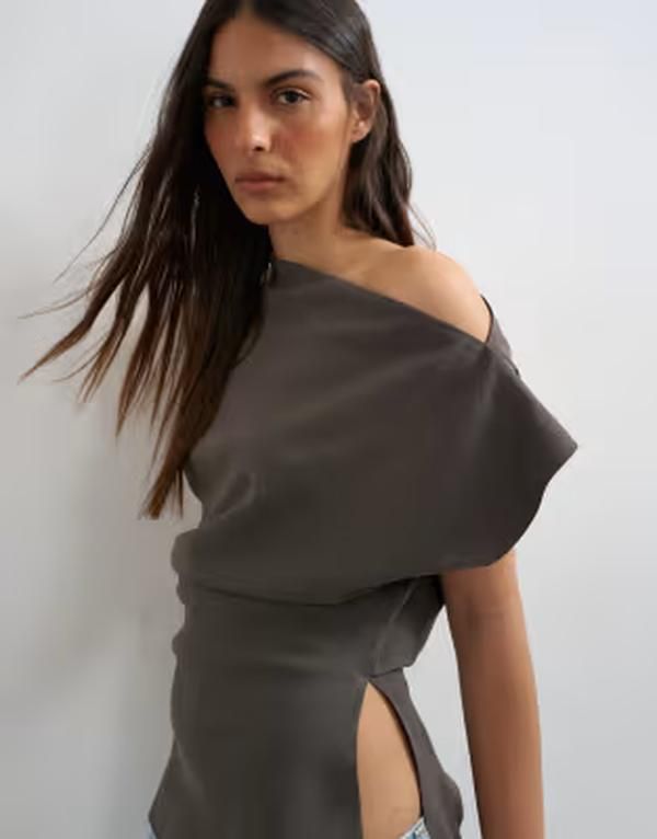 トップショップ レディース トップス シャツ アシンメトリー Topshop asymmetric off the shoulder top in charcoal part of a set CHARCOAL チャコール