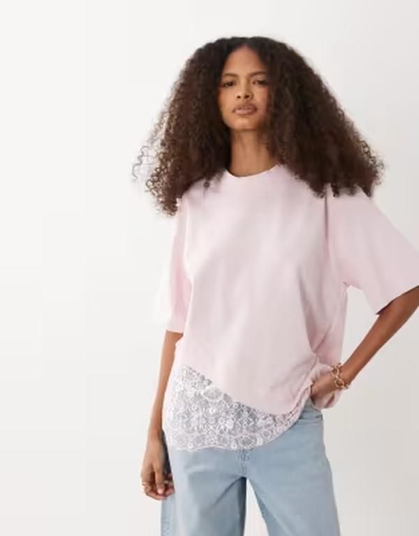 エイソス レディース トップス Tシャツ レース ASOS DESIGN short sleeve Tshirt with lace hem in light Pink ピンク
