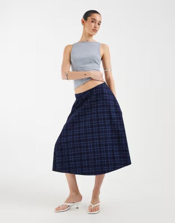 モーテル レディース ボトムスカート Motel Takara midaxi skirt in midnight plaid NAVY ネイビー