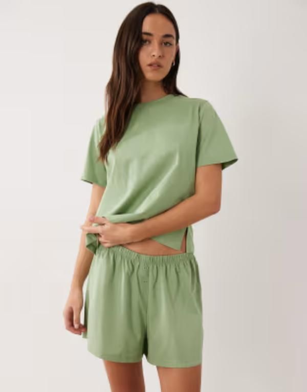 エイソス レディース ボトムス カジュアルパンツ ショートパンツ コットン ASOS DESIGN mix match cotton pajama flippy shorts in pistachio green グリーン