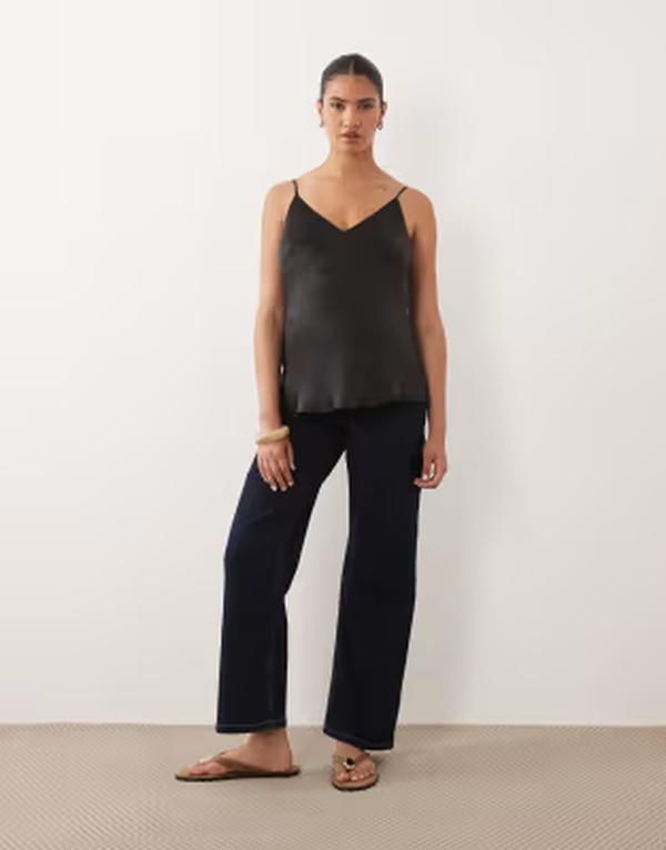 ママライシアス レディース ボトムス デニムパンツ ワイドレッグ マタニティ ジーンズ Mamalicious Mamalicious Maternity Fuji over the bump wide leg jeans in dark blue denim