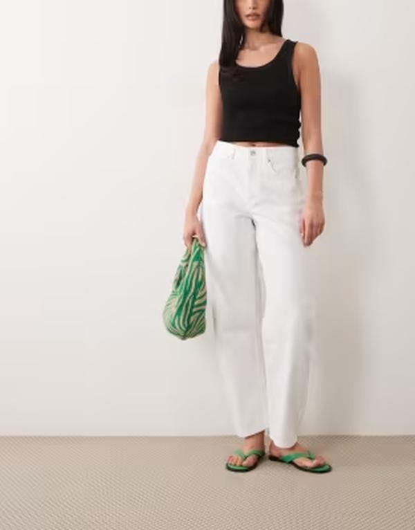 エイソス レディース ボトムス デニムパンツ ジーンズ ASOS DESIGN slim barrel jeans WHITE ホワイト