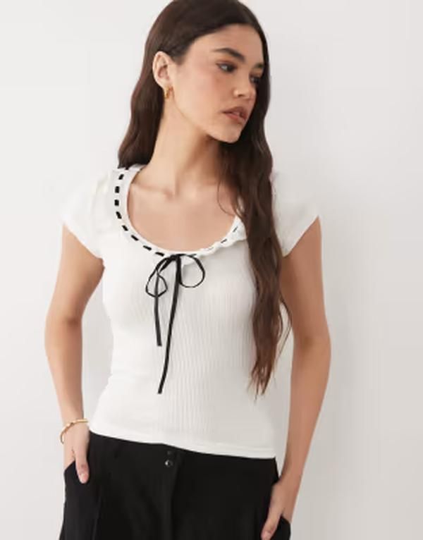 ブレーブソウル レディース トップス Tシャツ リブ ジャージー Brave Soul scoop neck ribbed jersey tshirt with bow detail WHITE ホワイト