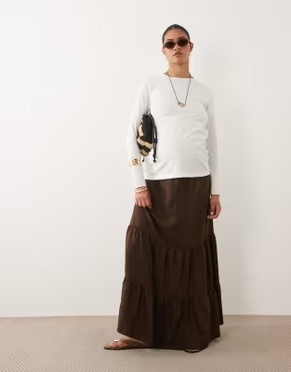 ママライシアス レディース ボトムスカート ティアードローコードウエスト マタニティ マキシ Mamalicious Mamalicious Maternity drawstring waistiered boho maxi skirt in chocolat