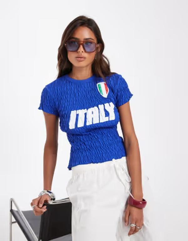 エイソス レディース トップス Tシャツ グラフィック ASOS DESIGN shirred baby tee with Italy soccer graphic BLUE ブルー