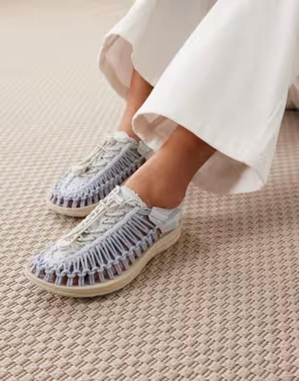 キーン レディース シューズ サンダル Keen Uneek canvasandals in light BLUE ブルー
