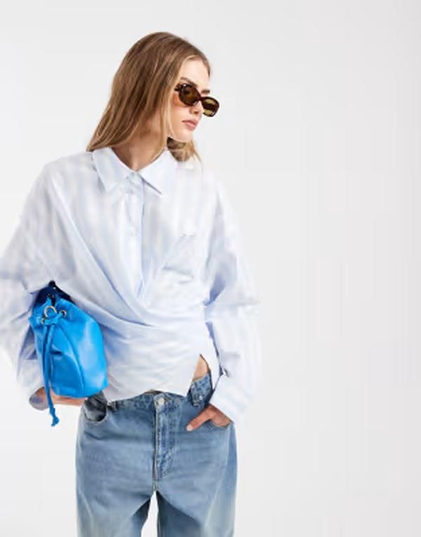 アンドアザーストーリーズ レディース トップス シャツ ギャザー コットン Other Stories cottonrich frontie ruched wrap shirt in light BLUE ブルー