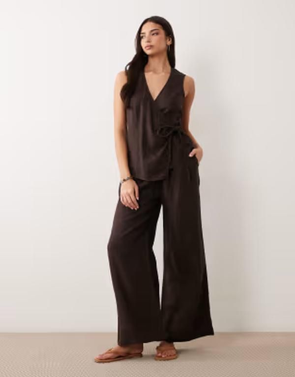 エイソス レディース トップス ジャンプスーツ リネン ASOS DESIGN linen blend wrap jumpsuit in chocolate Brown ブラウン