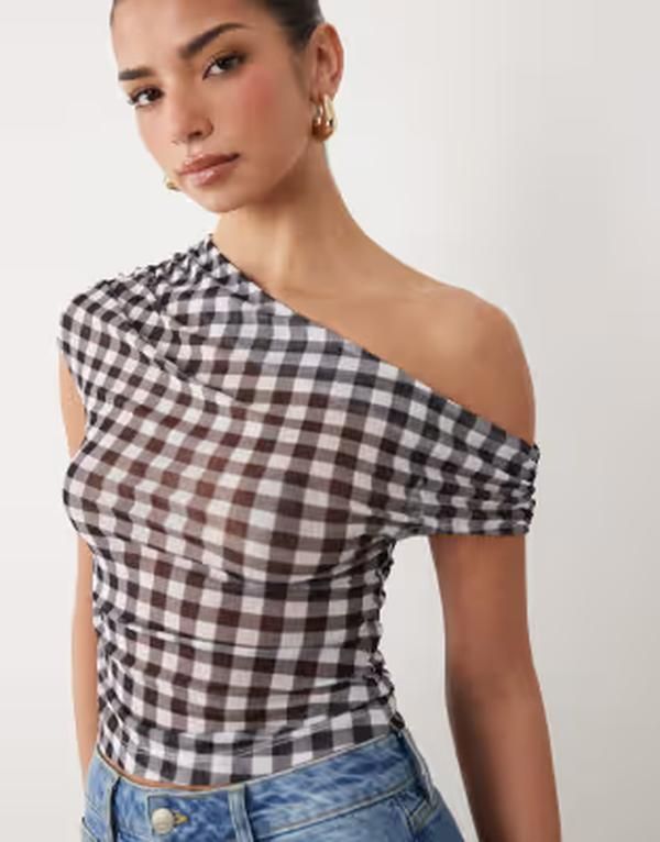 エイソス レディース トップス シャツ アシンメトリー ギンガムチェック ギャザー メッシュ オフショルダー シアー ギンガム ASOS DESIGN sheer mesh ruched offshoulder asymmetric top gingham ブ