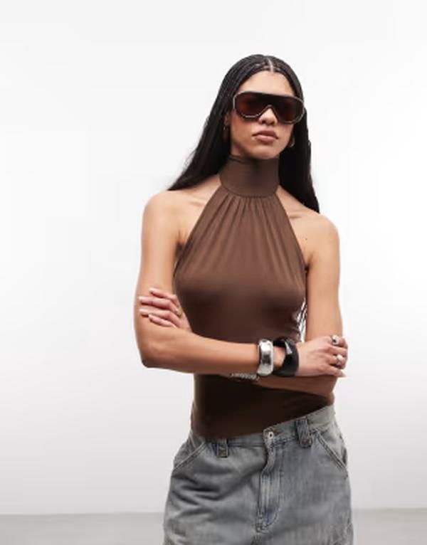 ウィークデイ レディース トップス Tシャツ オープンバック ホルター Weekday halterneck top with open back in dark brown ブラウン