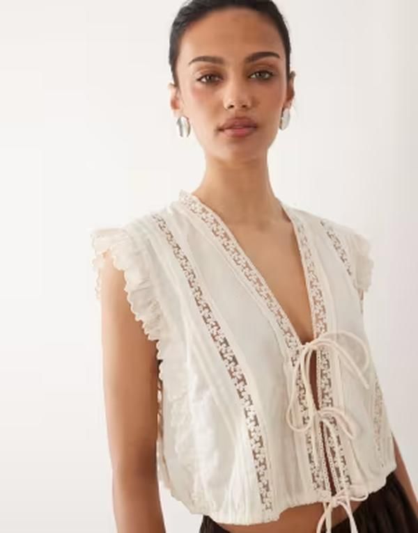 マンゴ レディース トップス シャツ コットン ブラウス Mango cotton tie front frill detailing blouse in cream BEIGE ベージュ