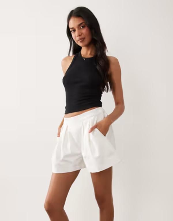 エイソス レディース ボトムス ハーフパンツ・ショーツ プリーツ ショートパンツ コットン ASOS DESIGN cotton twill pleated shorts White ホワイト