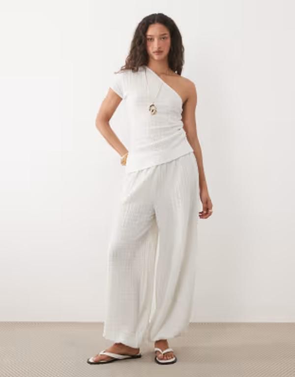 エイソス レディース ボトムス カジュアルパンツ シアー ASOS DESIGN sheer textured balloon pants part of a set WHITE ホワイト