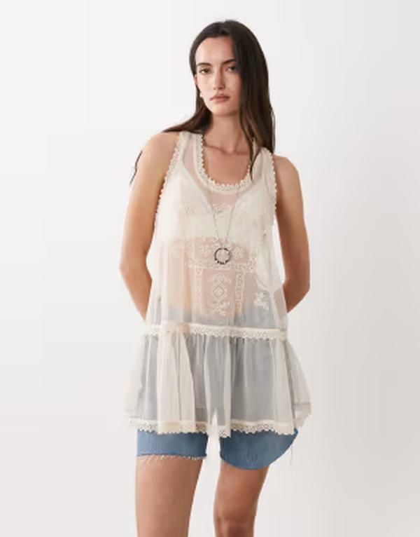 ミスセルフフリッジ レディース トップス シャツ メッシュ 刺繍 Misselfridgembroidered mesh cami top in ecru エクリュ