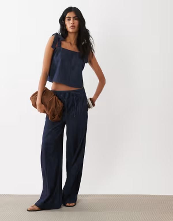 マンゴ レディース ボトムス カジュアルパンツ ワイドレッグ プリーツ デニム Mango Calonge tie waist pleated front wide leg denim pants indigo part of a set INDIGO インデ