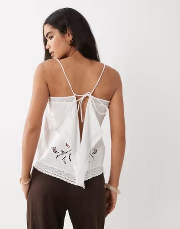マンゴ レディース トップス シャツ オープンバック 刺繍 Mango square neck cami top with embroideredetail and open back Offwhite オフホワイト