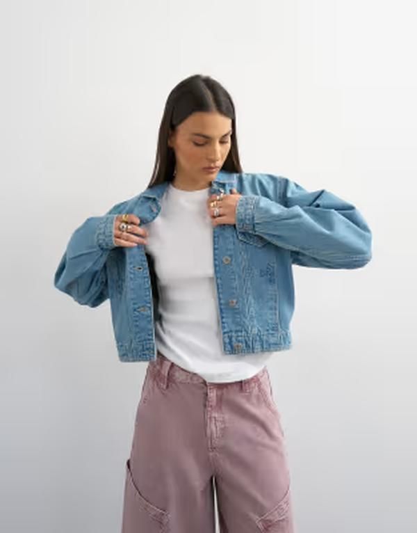 トップショップ レディース アウター ジャケット・ブルゾン クロップド デニム Topshop denim cropped padded shoulder jacket in bleach デニム