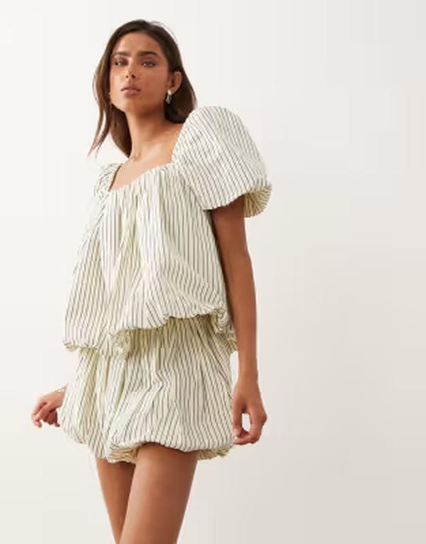 エイソス レディース ボトムス ハーフパンツ・ショーツ プリント ショートパンツ ASOS DESIGN bubble shorts in cream striped print part of a set Cream Stripe クリーム