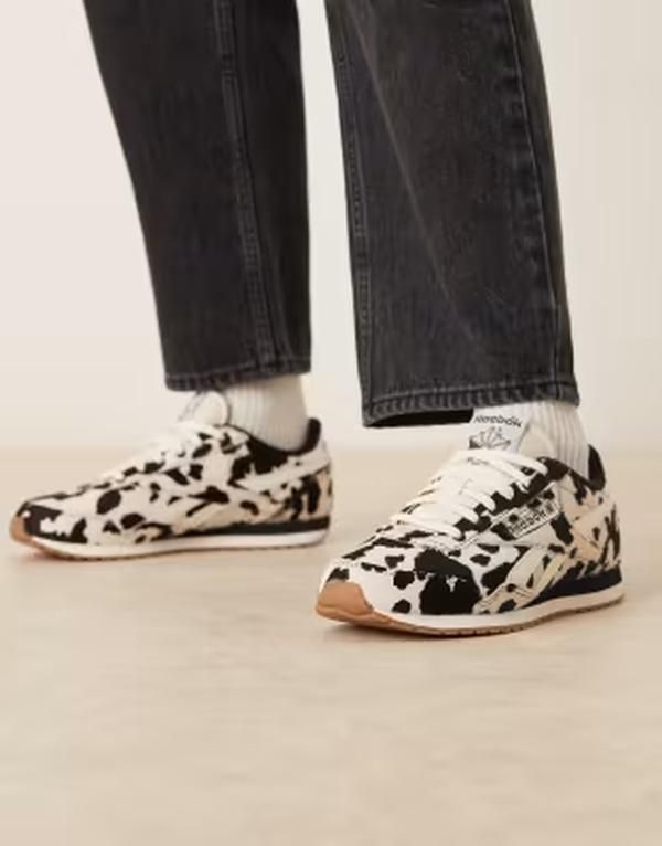 リーボック レディース シューズ スニーカー プリント Reebok Classic sneakers in cow print Multi マルチカラー
