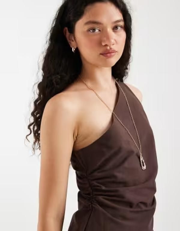 エイソス レディース トップス タンクトップ アシンメトリー ギャザー リネン ASOS DESIGN linen blend ruched asymmetric one shoulder top in Chocolate チョコレート