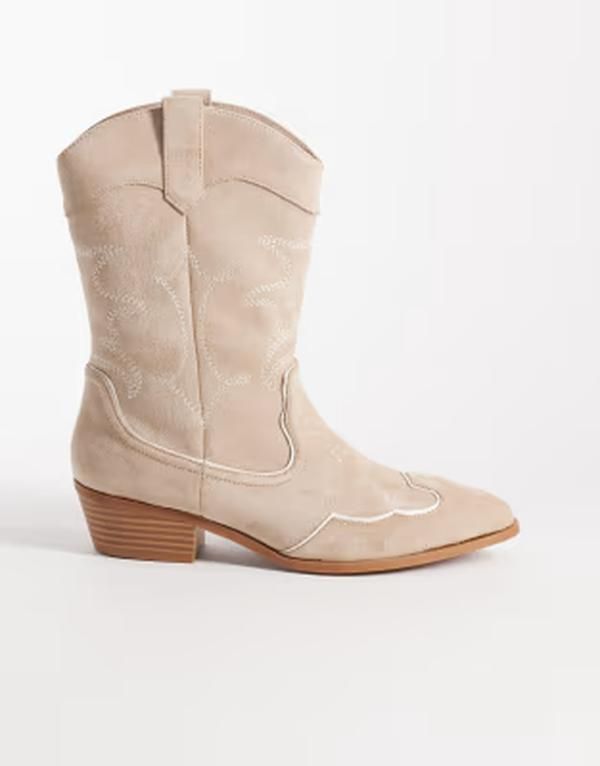 グラマラス レディース シューズ ブーツ・レインブーツ スエード アンクル Glamorous low ankle cowboy boots in taupe suedette Taupe micro トープ