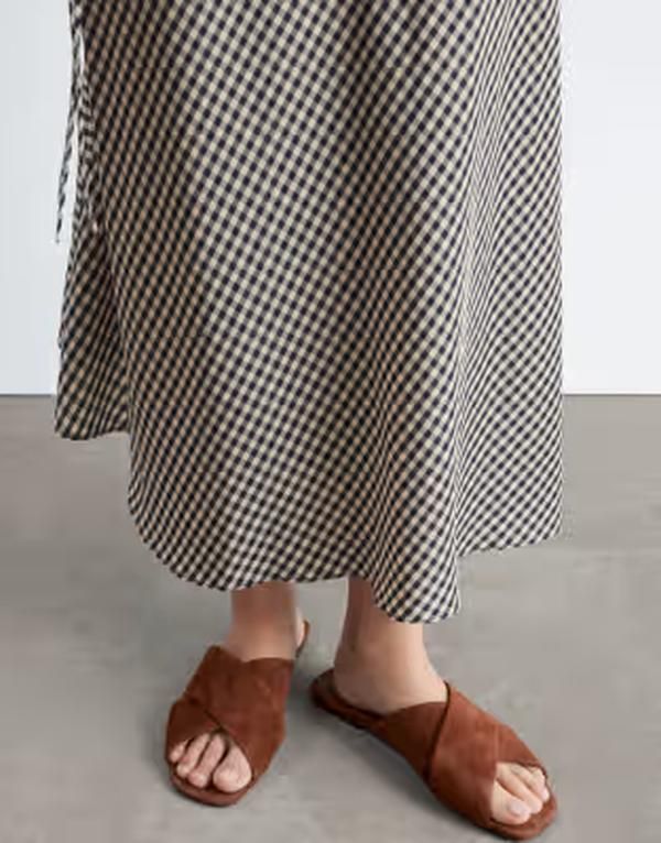 アンドアザーストーリーズ レディース シューズ サンダル スエード レザー Other Stories pure leather and suede flat criss crossandals BROWN ブラウン