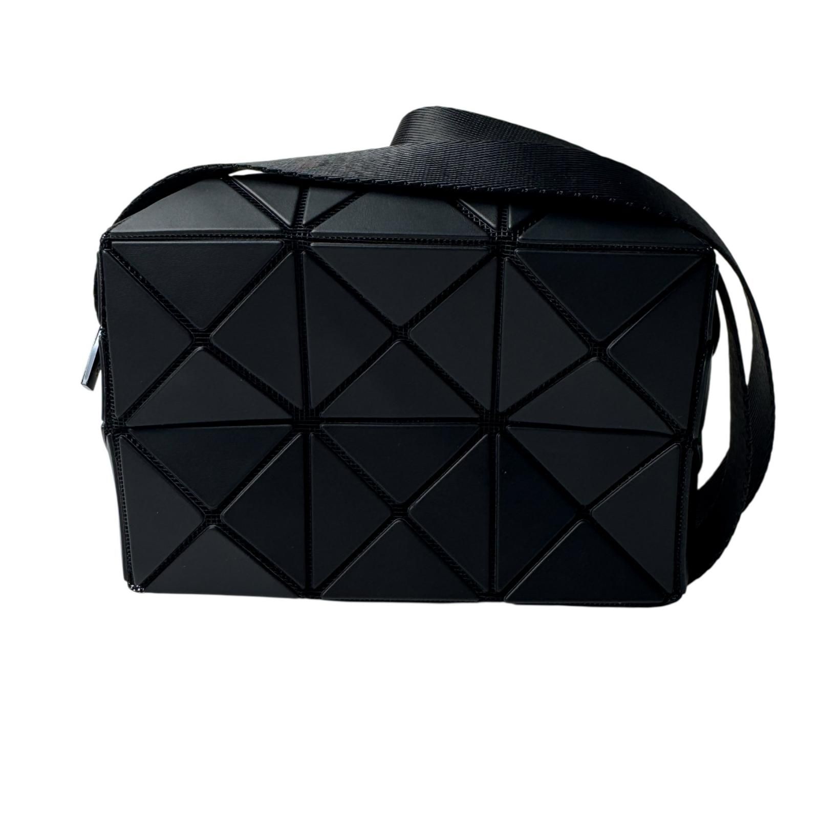 美品 イッセイミヤケ ISSEY MIYAKE バオバオ ミニ ショルダーバッグ 斜めがけ クロスボディ レディース