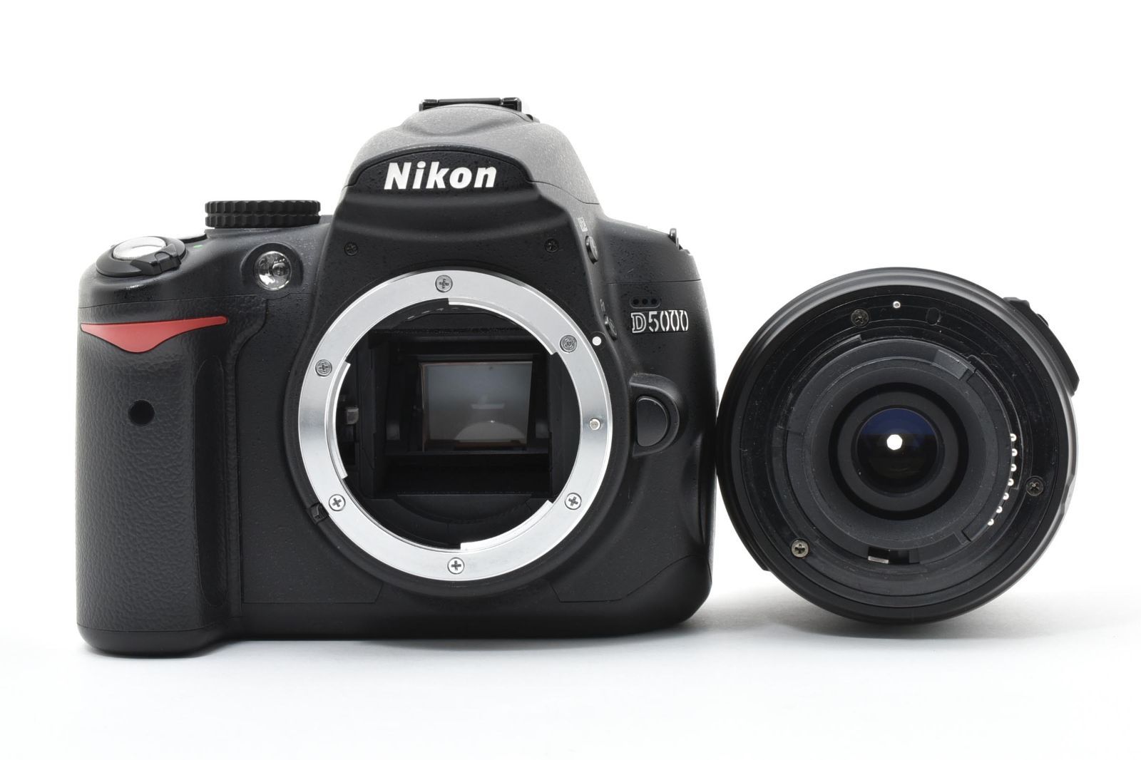 美品✨ショット数8847回!自撮OK＆スマホ転送セット★Nikon D5000 極上品】ショット数2979枚！ニコン D5000 料理撮影セット - メルカリ デジタルカメラ