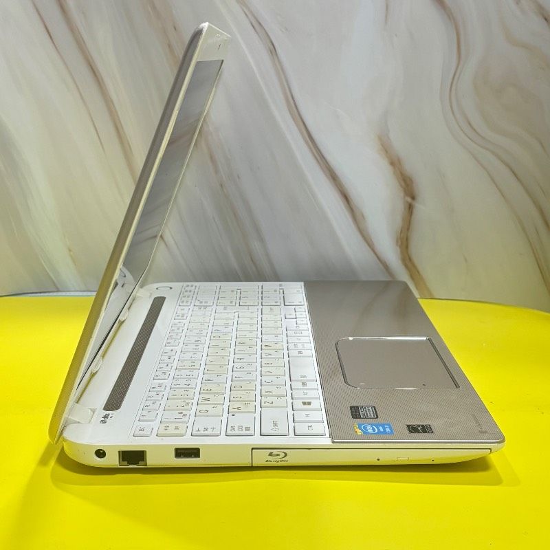 爆速Core i7☆dynabookノートパソコン☆メモリ8GB 新品SSD windows11