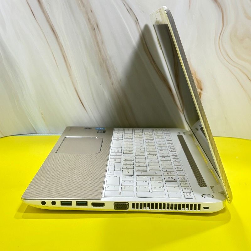 爆速Core i7☆dynabookノートパソコン☆メモリ8GB 新品SSD windows11