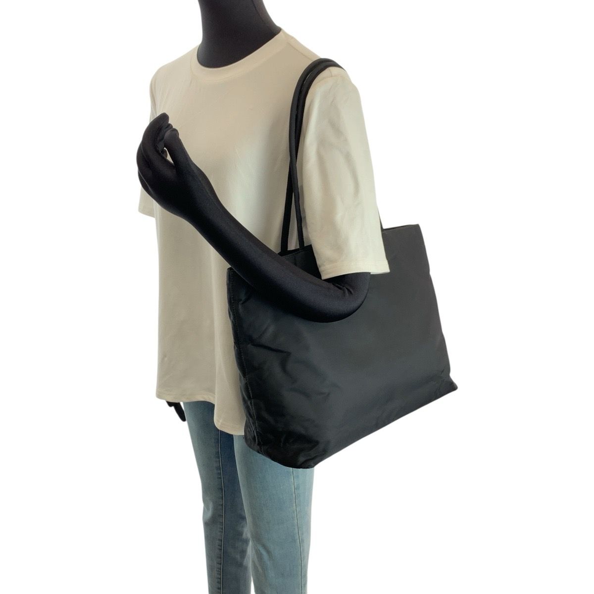 美品 PRADA プラダ テスート 三角ロゴプレート ブラック 黒 シルバー