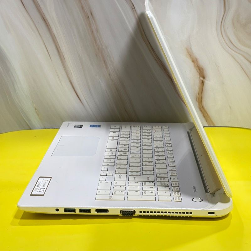 第5世代Core i7☆美品☆dynabookノートパソコン☆メモリ8GB 新品SSD 第5世代Core i7☆美品☆dynabookノートパソコン☆メモリ8GB 新品SSD
