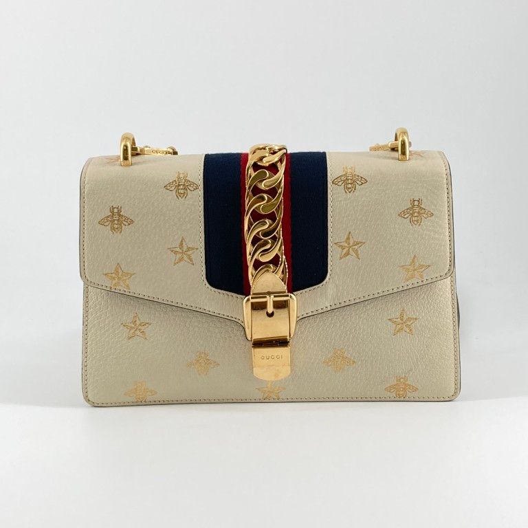 GUCCI（グッチ）　シルヴィ　スモール 　524405　スターデザイン　ショルダーバッグ　ホワイト 42,185円