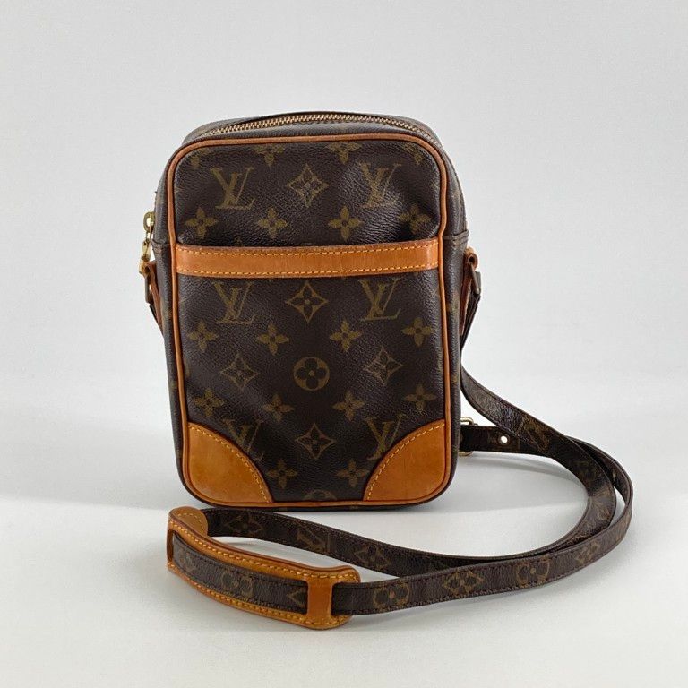 LOUIS VUITTON（ルイ・ヴィトン）　ダヌーブ　M45266　ショルダーバッグ　ブラウン