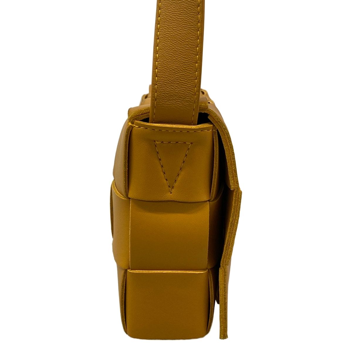 BOTTEGA VENETA(ボッテガヴェネタ) ショルダーバッグ カセット 