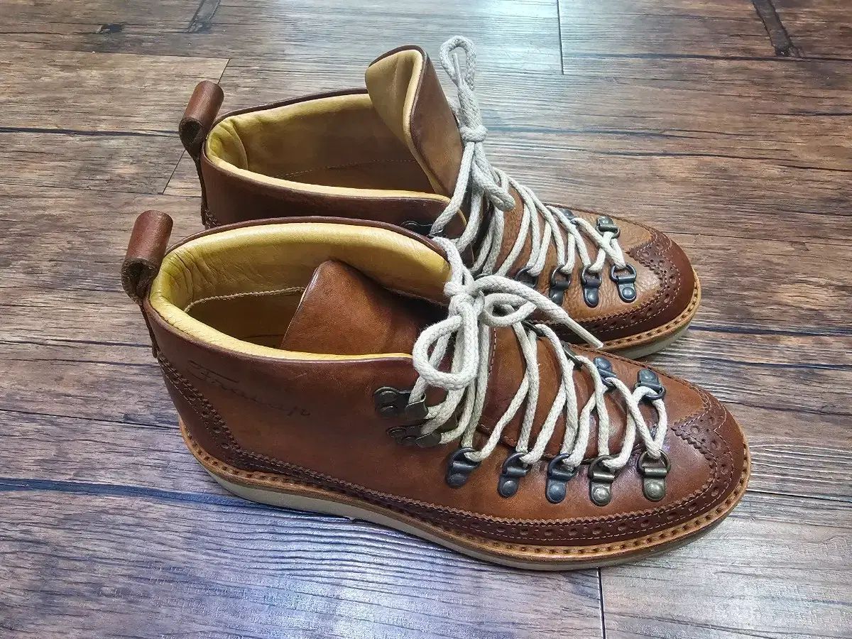 イタリア ハンドメイド ウォークブーツ fracap