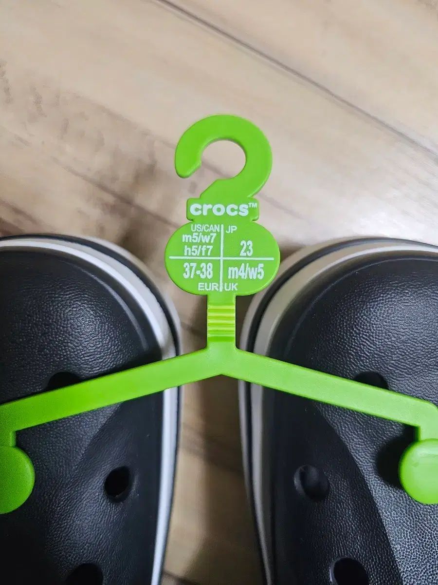 Crocs ブラック サンダル 230 235