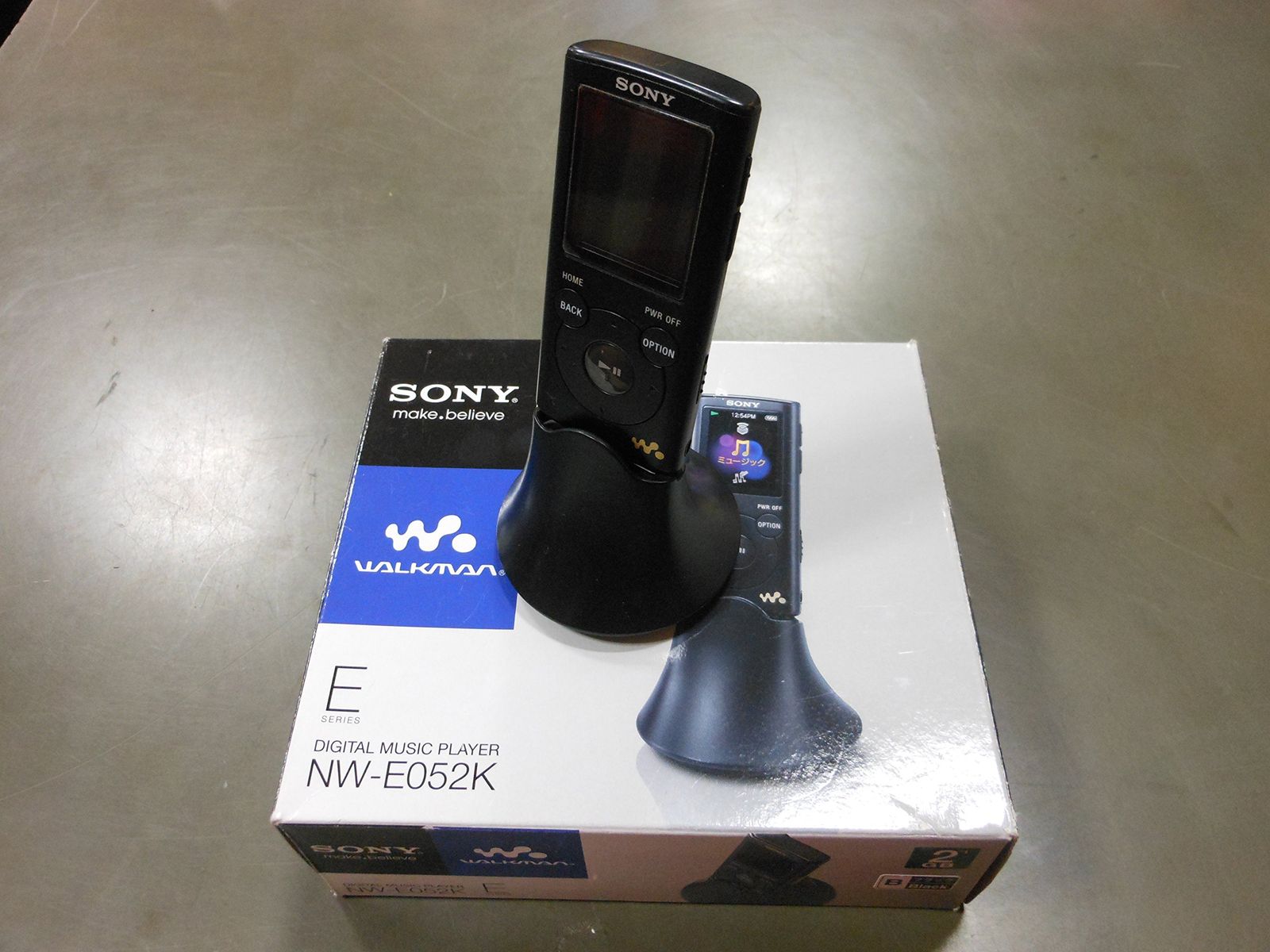 SONY ウォークマン Eシリーズ [メモリータイプ] スピーカー付 2GB ブラック NW-E052K/B [ブラック]