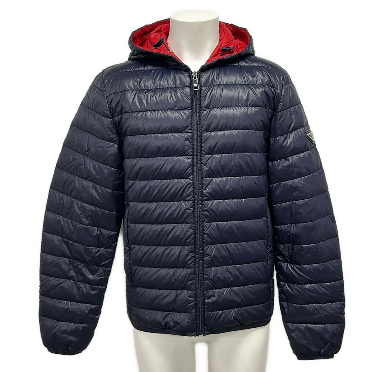 PRADA(プラダ) ダウンジャケット サイズ46 S メンズ - ネイビー 長袖/ジップアップ/冬 ダウン 58,080円