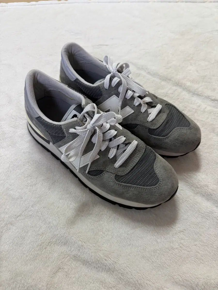 270 ニューバランス 990v1 グレー
