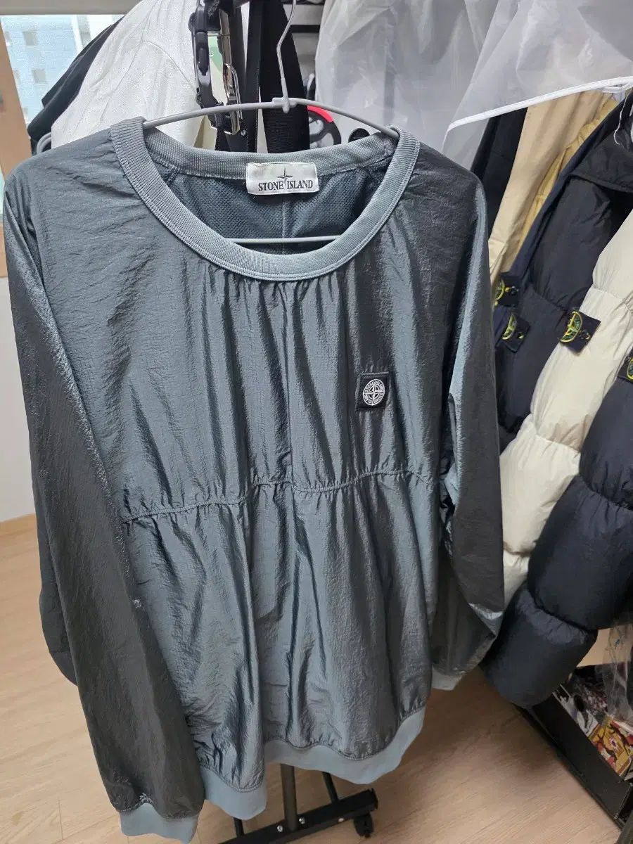STONE ISLAND ストーンアイランド ナイロンメタル スウェット DARK グレー